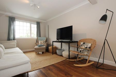 4 bedroom detached house to rent - Photo 2