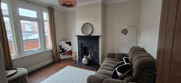 3 bedroom end of terrace house to rent - Photo 1