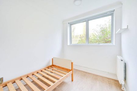 3 bedroom flat to rent - Photo 5