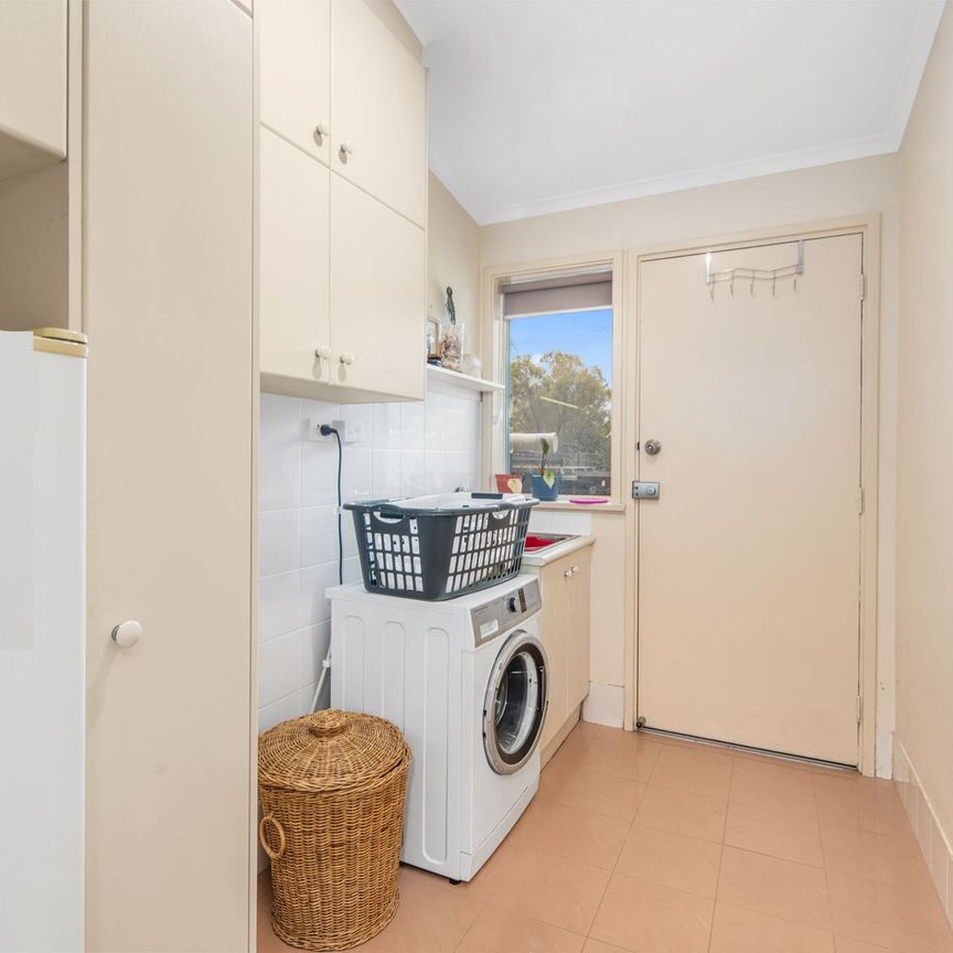 Spacious Four Bedroom Family Home - Photo 1