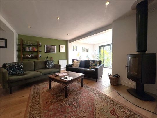 3 bed End Terrace House for rent - Photo 1
