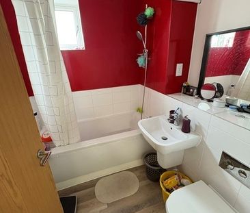 (Long Let) Goshawk Court, Ridding Lane, Greenford, UB6 - Photo 6