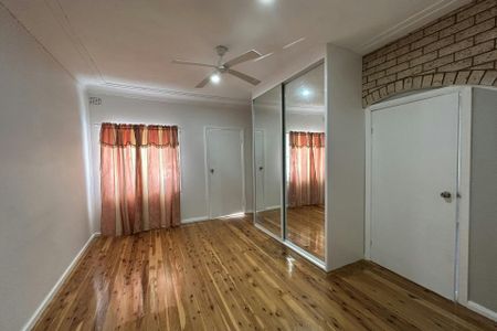 Three Bedroom Family Home! - Photo 4