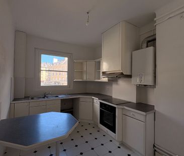 Location Appartement 4 pièces 95m² - Photo 3