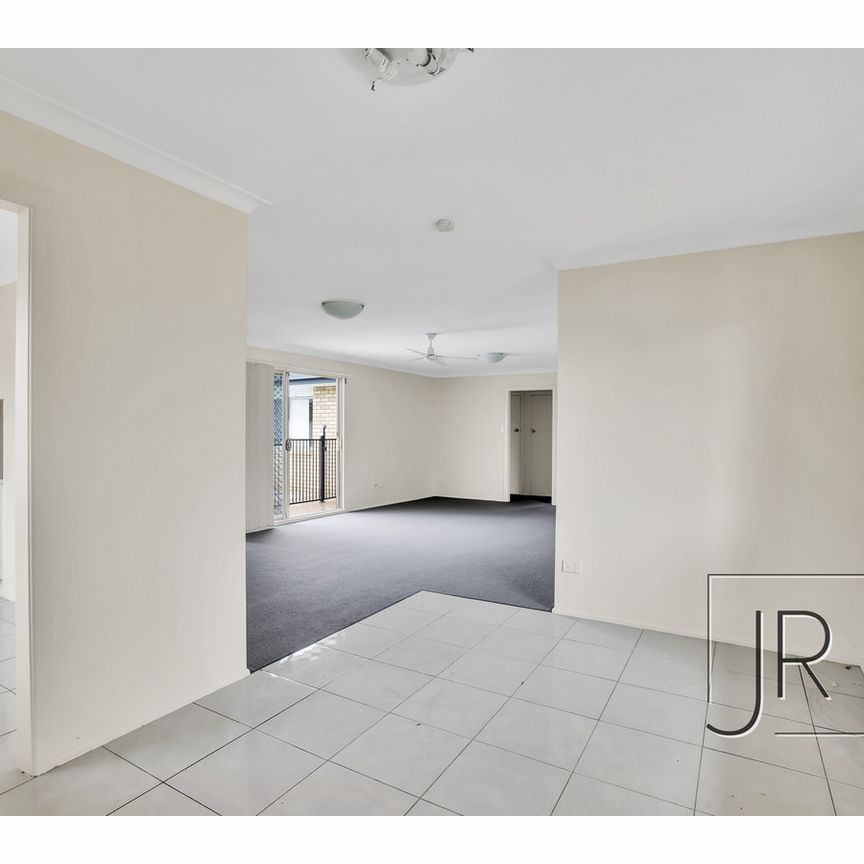 2 Ensenada Court, Broadbeach Waters QLD 4218 - House For Rent | Domain - Photo 1