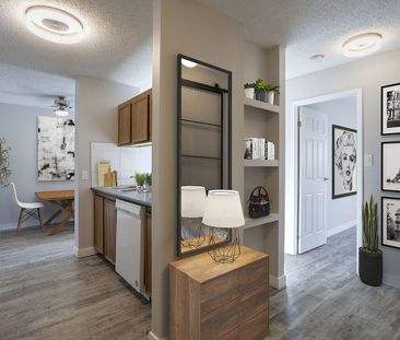 1310 14 Ave SW, Calgary - Photo 4