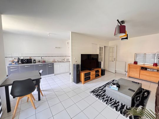 Location Appartement 3 pièces 65m² - Photo 1