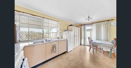 Family Home in Prime Thornlands Location - Photo 4