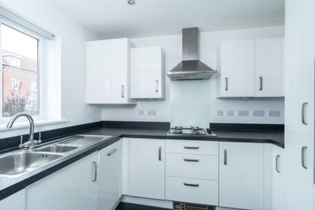 2 bedroom semi-detached house to rent - Photo 3