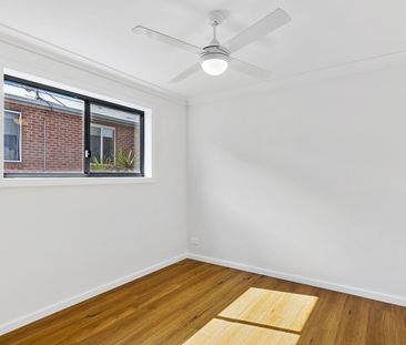 MODERN 2 BEDROOM GRANNY FLAT - LOW MAINTENANCE - Photo 2