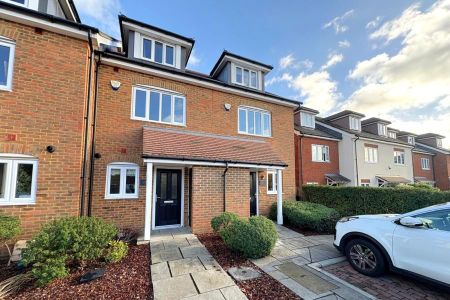 3 bedroom terraced house to rent - Photo 5