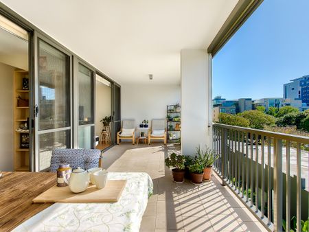 STUNNING APARTMENT WITH THE SIZE & THE VIEWS! - Photo 5