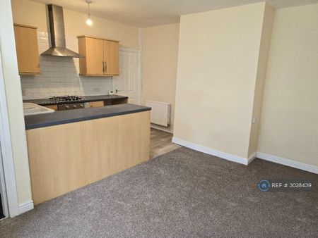 3 bedroom terraced house to rent - Photo 5