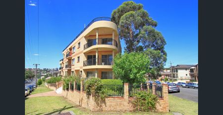 3 Bedroom Apartment near Wollongong Hospital Precinct - Photo 4