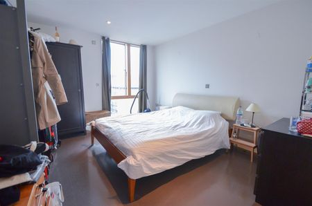 2 bedroom flat - Photo 5