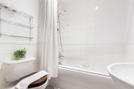 2 bedroom ground floor flat to rent - Photo 4