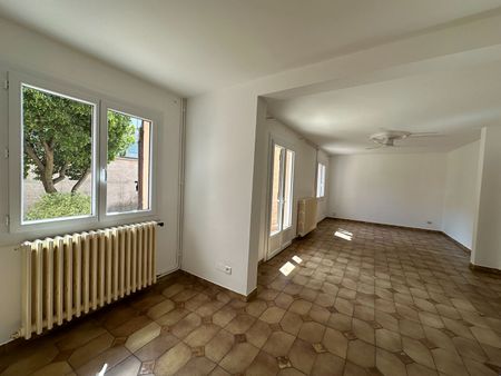 Location maison 6 pièces, 92.33m², Carcassonne - Photo 3