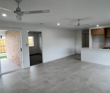 3 Kashmir Cct, Greenbank QLD 4124 - House For Rent | Domain - Photo 4