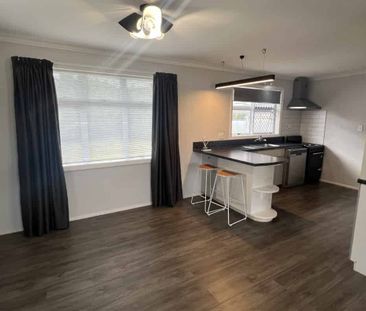 Spacious Family Living - Photo 2