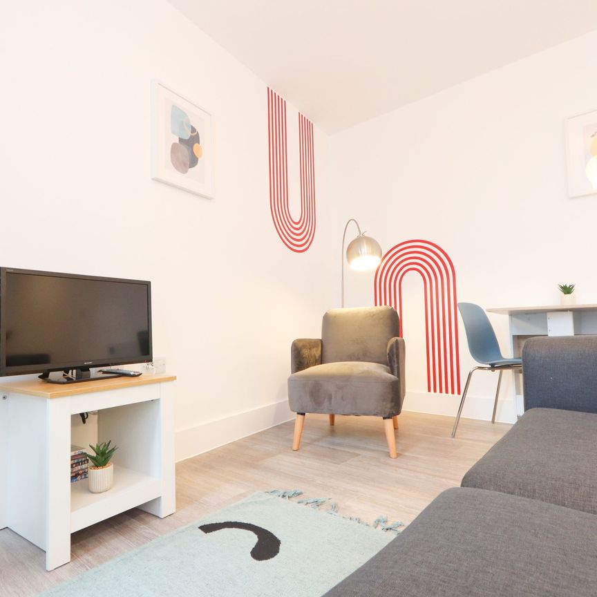 1 Bedroom Home – Medium Let - Photo 1