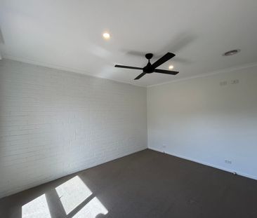 2 BEDROOM UNIT IN NARRE WARREN - Photo 2