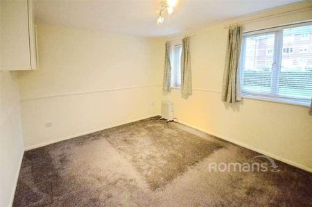 Walpole Road, Slough, Berkshire, SL1 - Photo 4