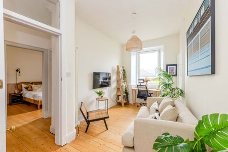 1 Bed Flat, Albion Road, EH7 - Photo 3