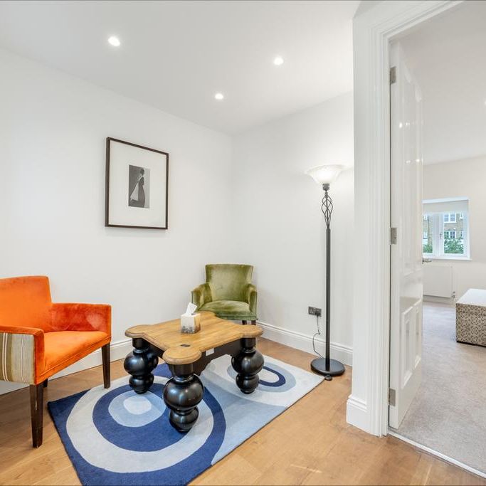 6 bedroom townhouse to rent - Photo 1
