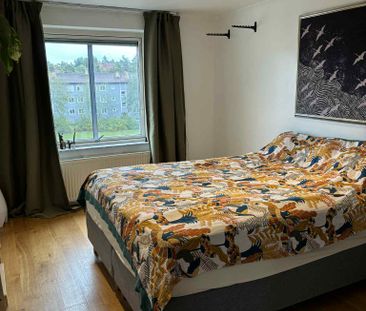 Trollesundsvägen, Bandhagen - Photo 2