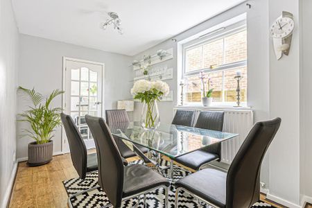 4 bedroom detached house to rent - Photo 2