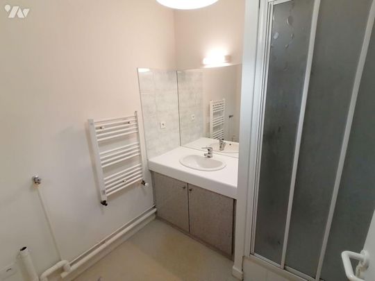 BRUZ - A proximité des commerces et transports en commun. Appartement T2 d'environ 48m² au 1er ... - Photo 1