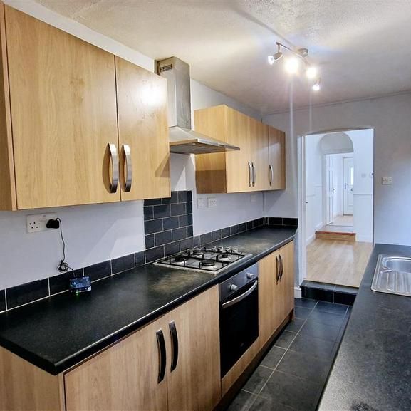 2 bedroom terraced house to rent - Photo 1
