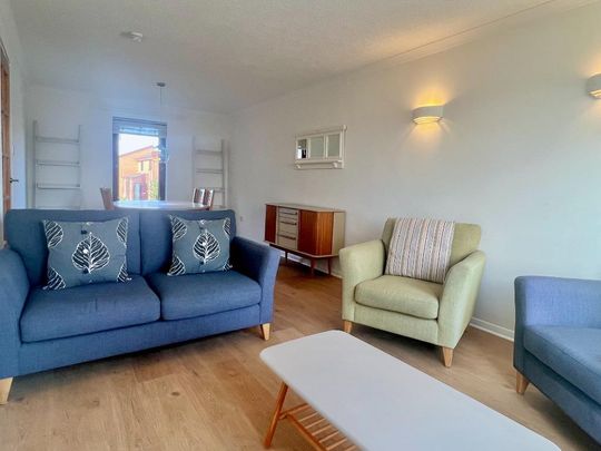 2 bedroom flat to rent - Photo 1