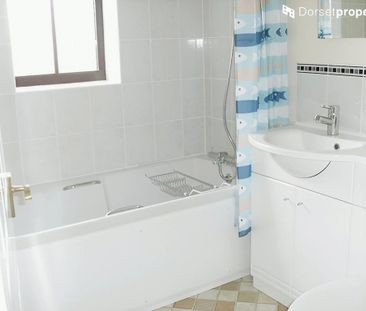 2 bedroom semi-detached house to rent - Photo 6