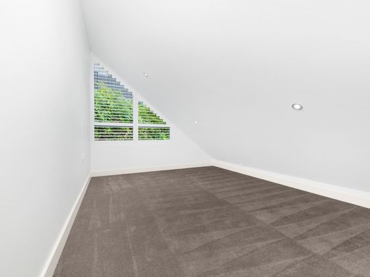 2/37 New Beach Road, Darling Point NSW 2027 - Apartment For Rent | Domain - Photo 1