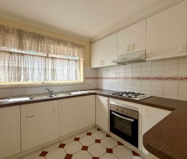 Location, Lifestyle & Convenience! - Photo 6