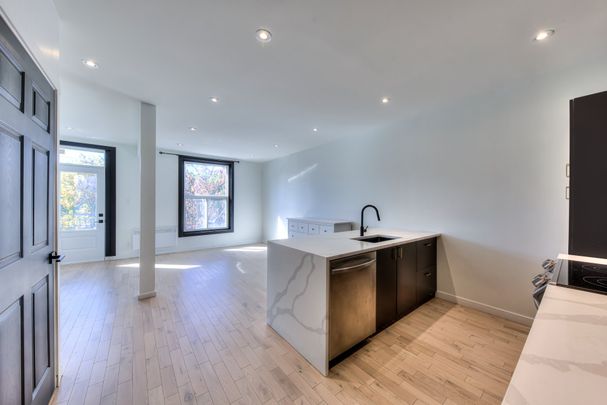 261 Rue du Square-Sir-George-Étienne-Cartier - Photo 1