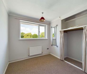 Meadow Park, Sherfield-on-loddon, RG27 - Photo 1