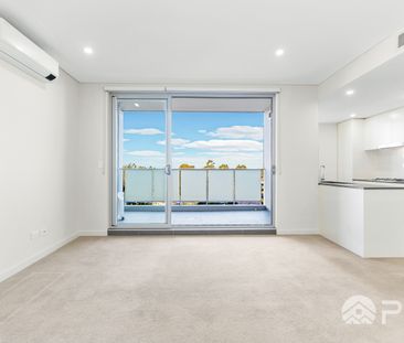 Apartment Beside Holroyd Park – Exceptional Lifestyle Opportunity - Photo 1