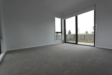 Spacious Googong Terrace Townhouse - Photo 5