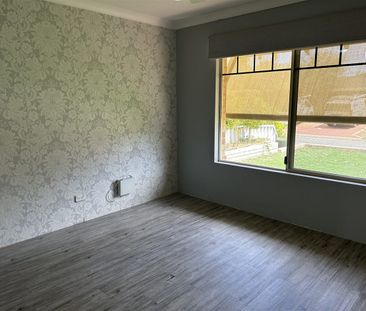 Comfortable 3-Bedroom Home in Convenient Greenfields Location - Photo 3