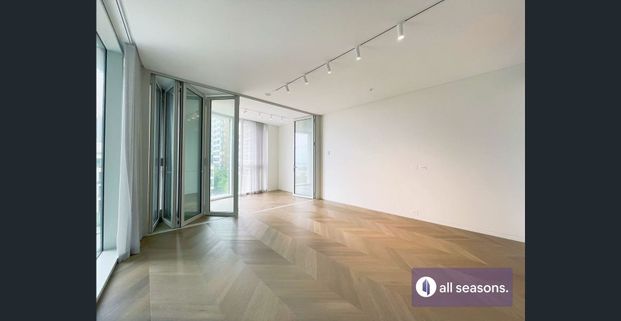 "Aura"-Near Brand new 1-bedroom apartment, in the heart of North Sydney - Photo 1