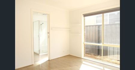 Lovely 4 bedrooms with Double garage home for Rent in Pakenham - Photo 2