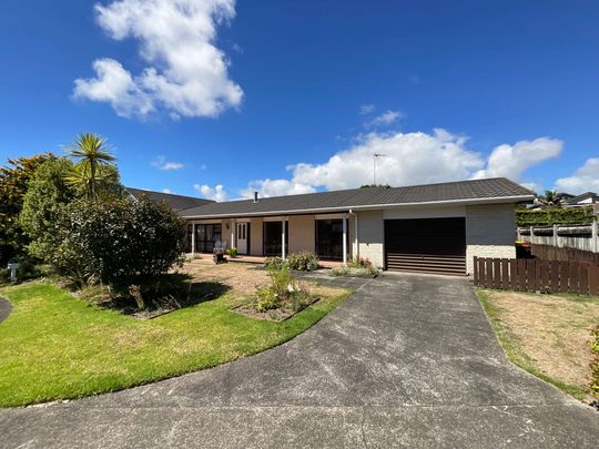 TIDY THREE BEDROOM STRANDON HOME - Photo 1