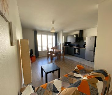 Location Appartement 4 pièces 65m² VALENCE 26000 - Photo 2