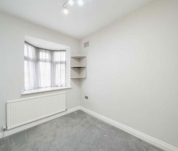 3 bedroom semi-detached house to rent - Photo 6