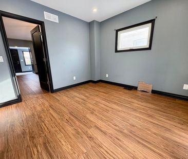 For Lease - 5815 Dorchester Road, Niagara Falls, Ontario - Photo 2