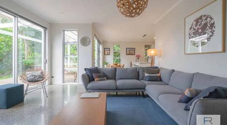 Modern 4BR Kohimarama Haven - Photo 2