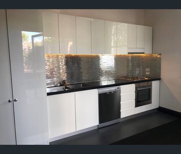 4/18 Bloomfield Road, Ascot Vale, Vic 3032 - Photo 3