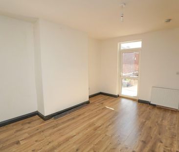 3 bed House - End Terrace for Rent - Photo 5